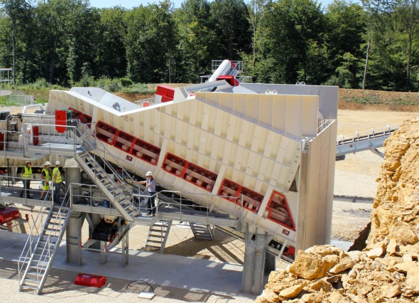 Alimentateur à tablier métallique